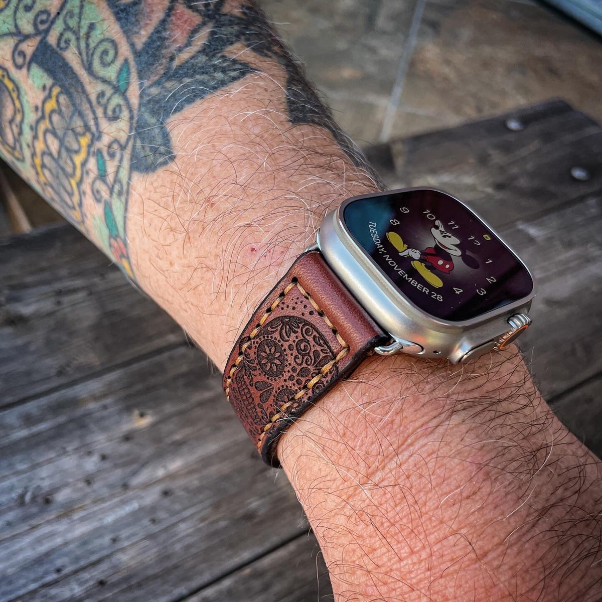 Dây đeo Apple Watch - Hình đầu lâu đường