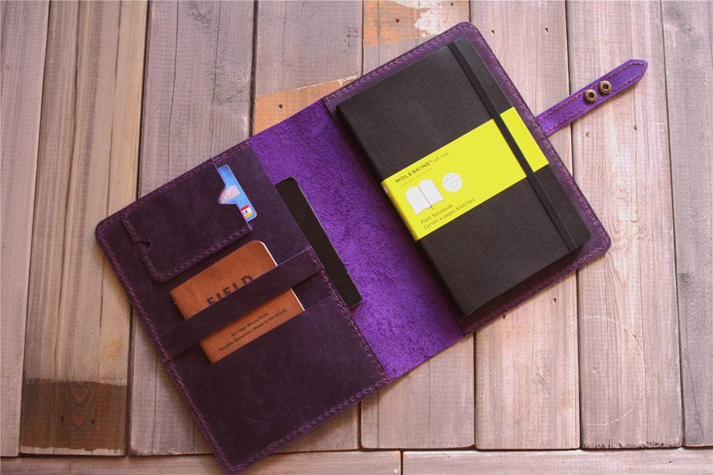 Bao da đựng sổ tay Moleskine tùy chỉnh.