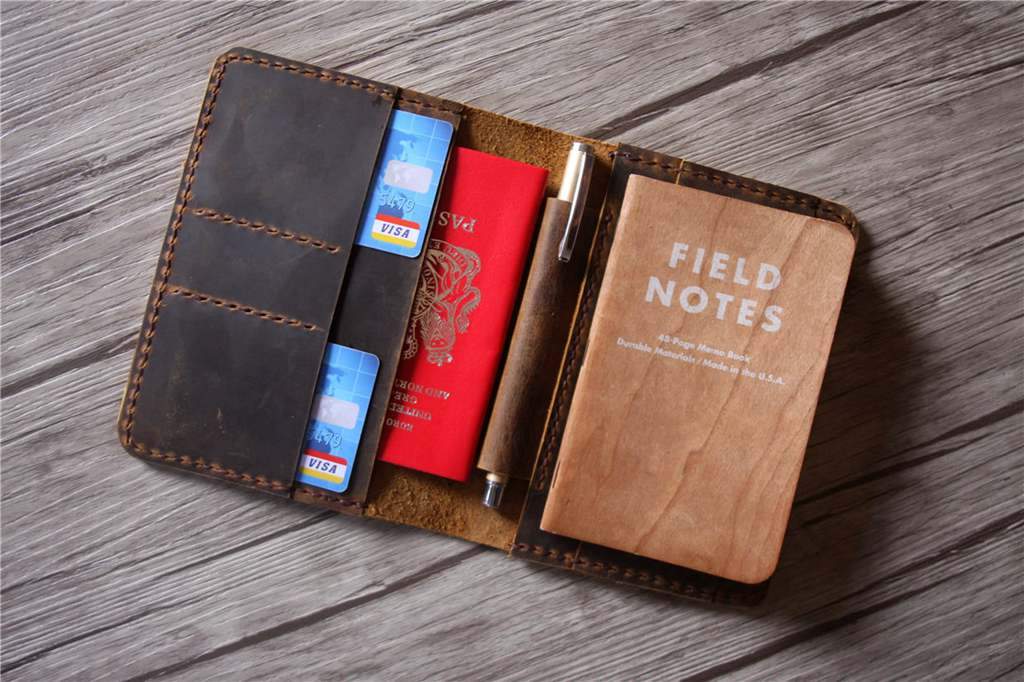 Bao da đựng sổ Field Notes cá nhân hóa.