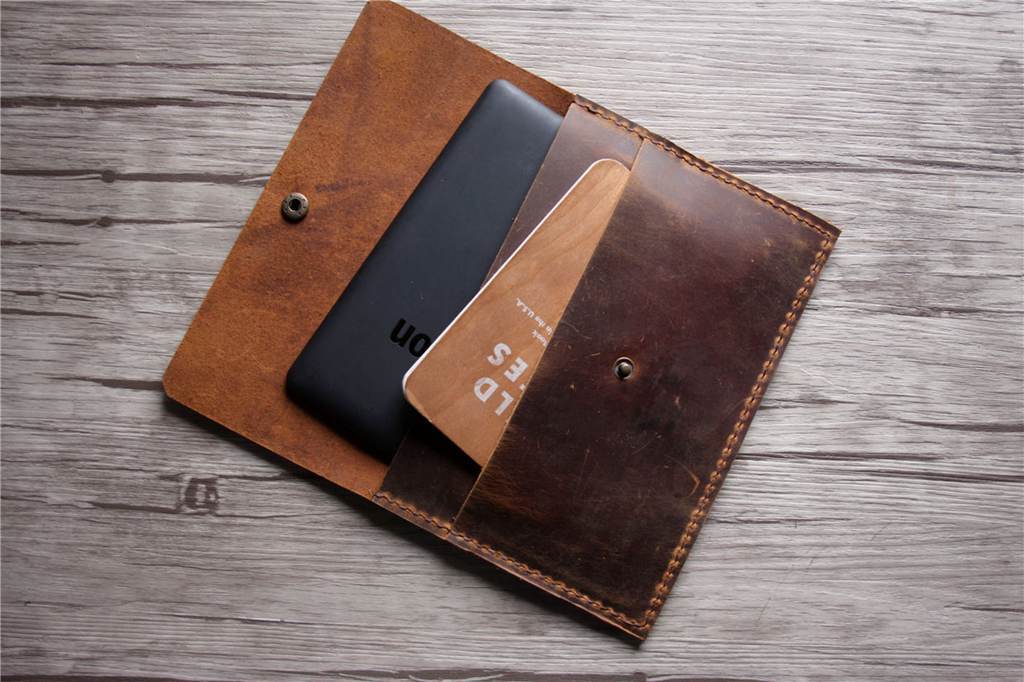 Bao da đựng Kindle Voyage được cá nhân hóa.