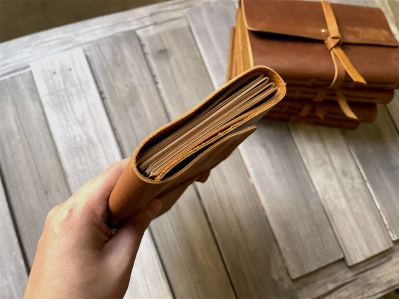 Sổ tay da cá nhân hóa với giấy kẻ dòng