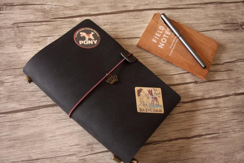 Bìa sổ tay du lịch Moleskine bằng da dập nổi