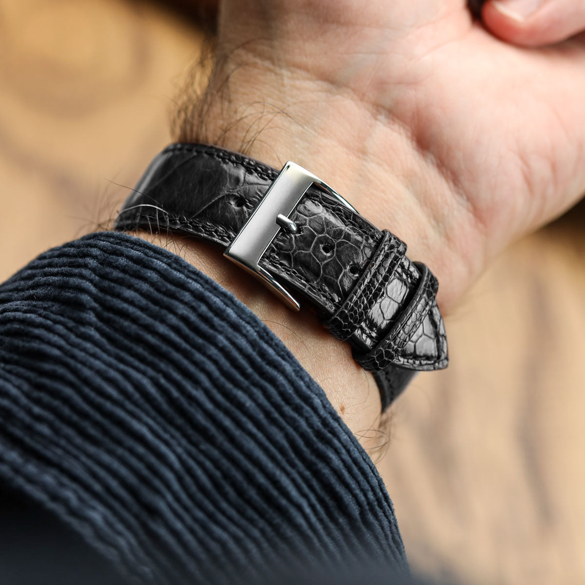 Bracelet de montre en cuir fait main avec jambe d'autruche Durbuy en noir rực rỡ
