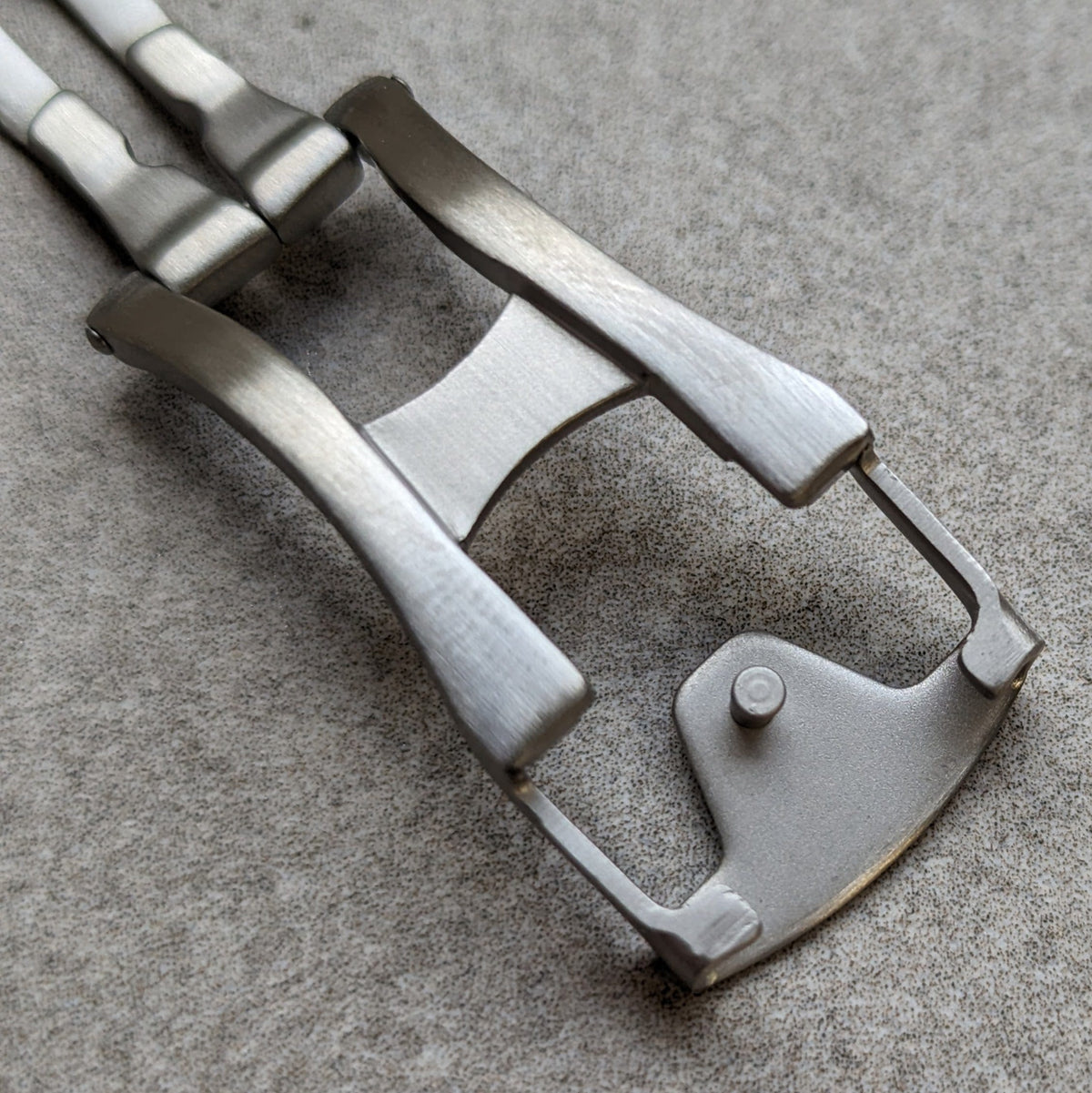 Khóa cài kiểu Omega