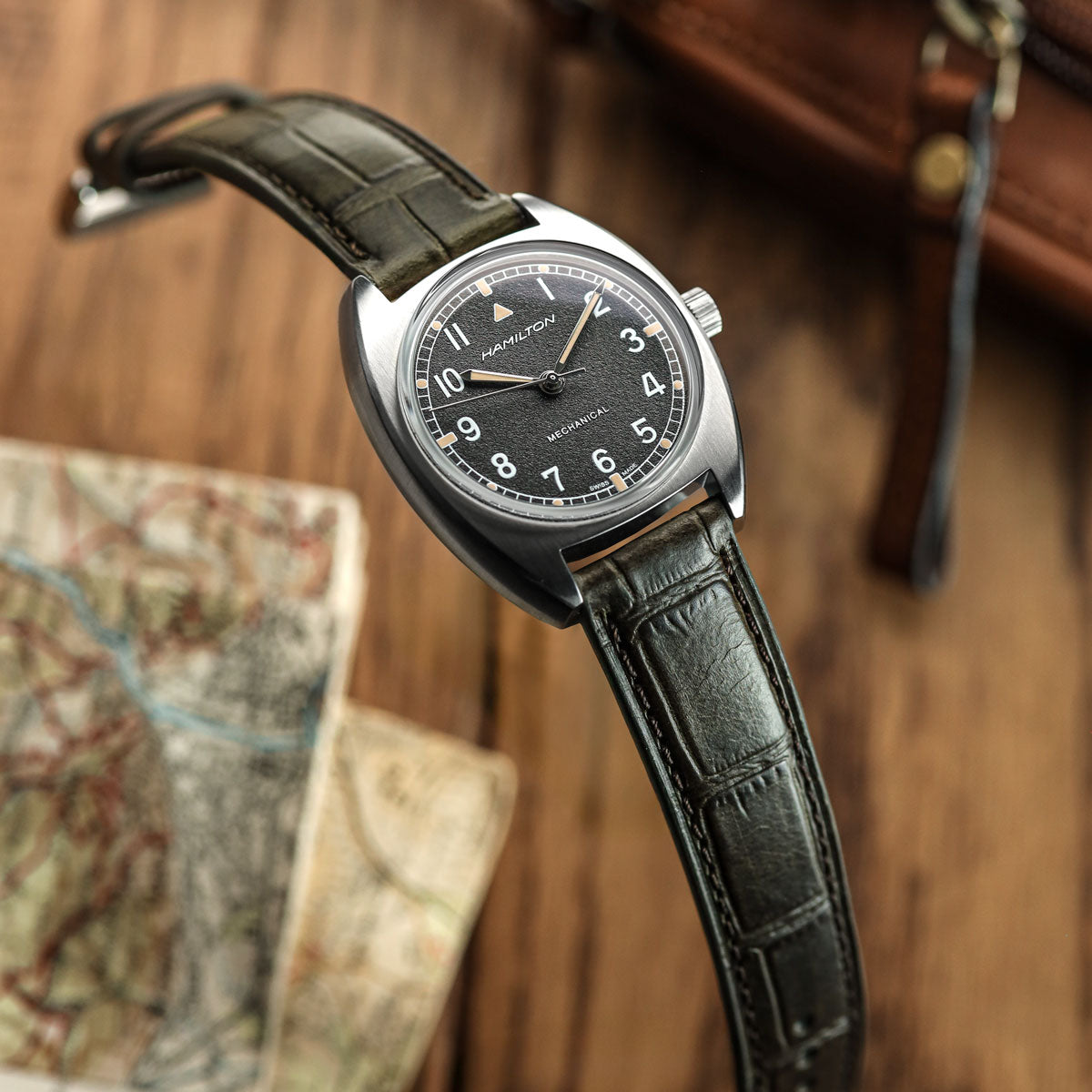 Vòng đeo tay de Montre en Cuir Artisanal Louvain Croc - Vert Olive Élégant
