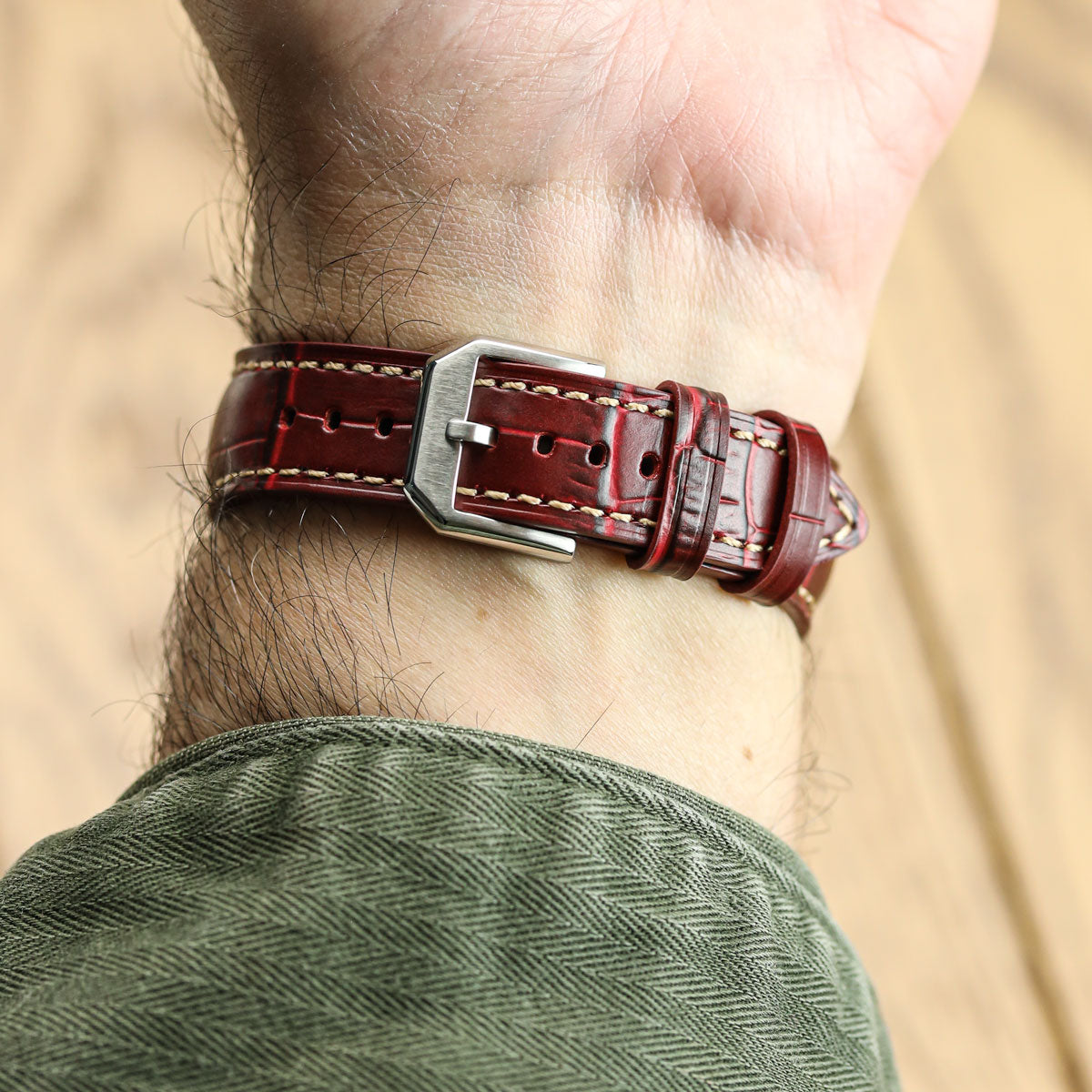 Vòng tay de montre en cuir véritable avec họa tiết cá sấu Carolina - Rouge Grenat