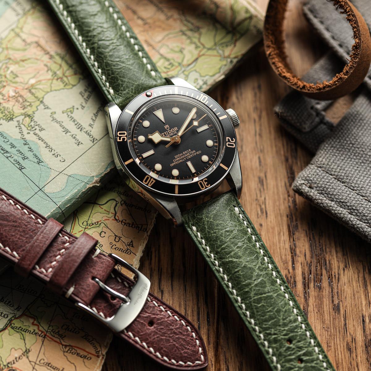 Lerano Tuscan Lederarmband với Polsterung trong trang phục Grün