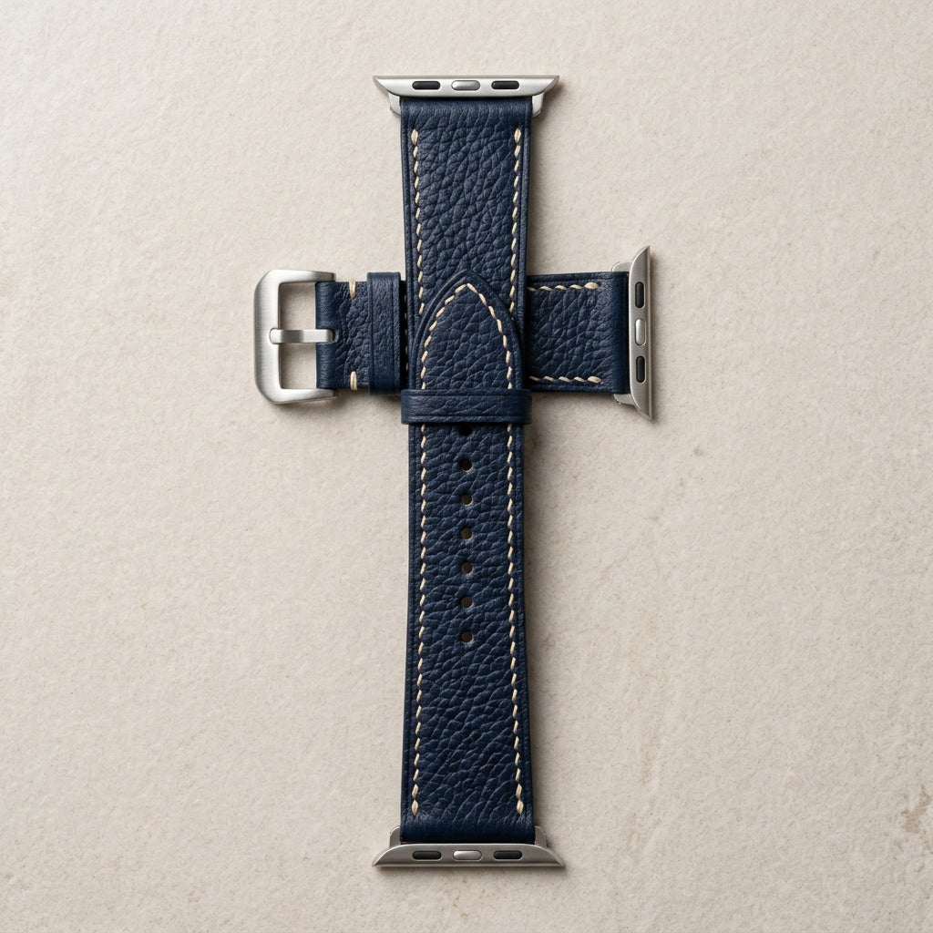 Dây Da Bò Mill Hạt Apple Watch Khâu Chỉ Kem — Xanh Navy — 01 Hero Flatlay Studio 90°