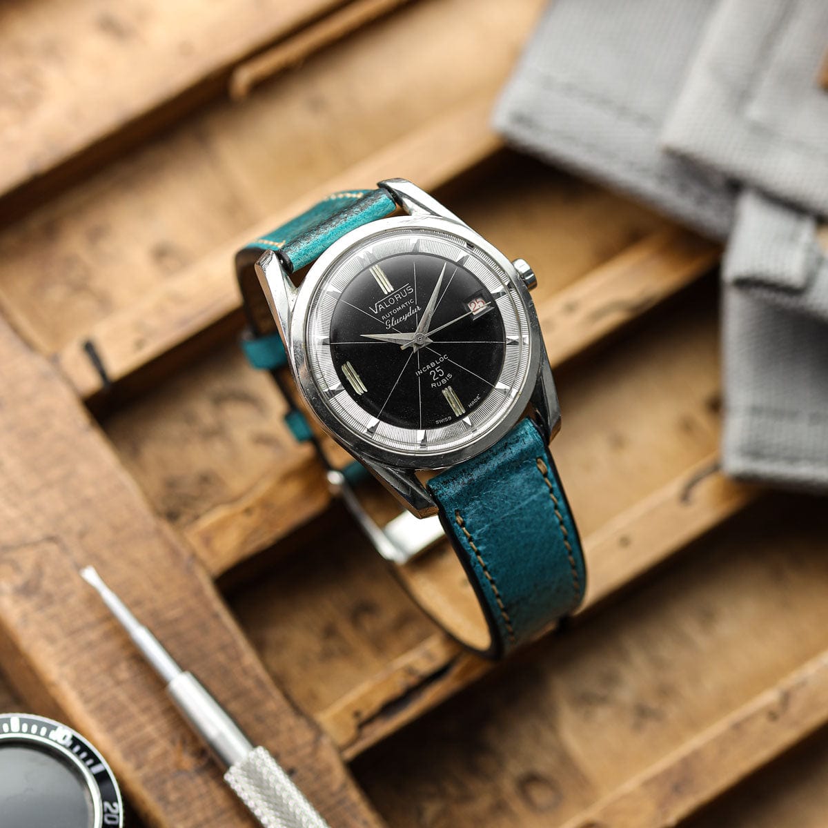 Dây đeo đồng hồ da thật Radstock Vintage - Màu ngọc lam cổ điển