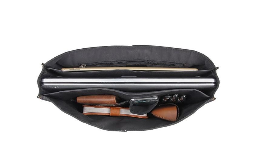 Túi xách đựng laptop bằng da màu đen hàng hiệu.