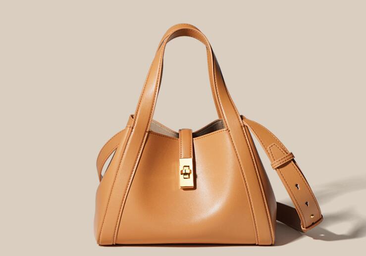 Túi xách da nhỏ đeo chéo dành cho nữ, kiểu dáng boutique.