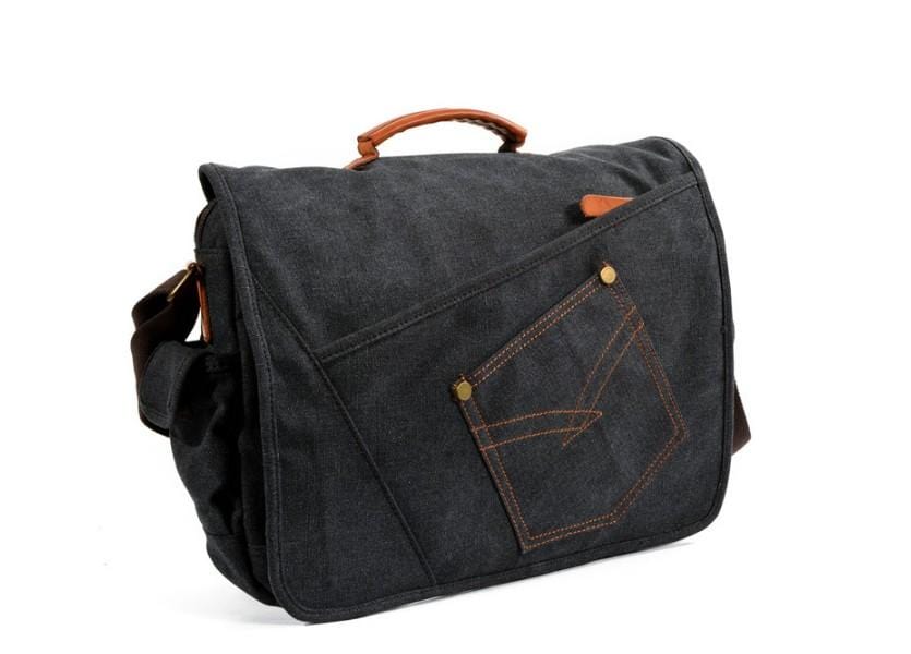 Túi đeo chéo bằng vải denim và túi đeo vai bằng da.