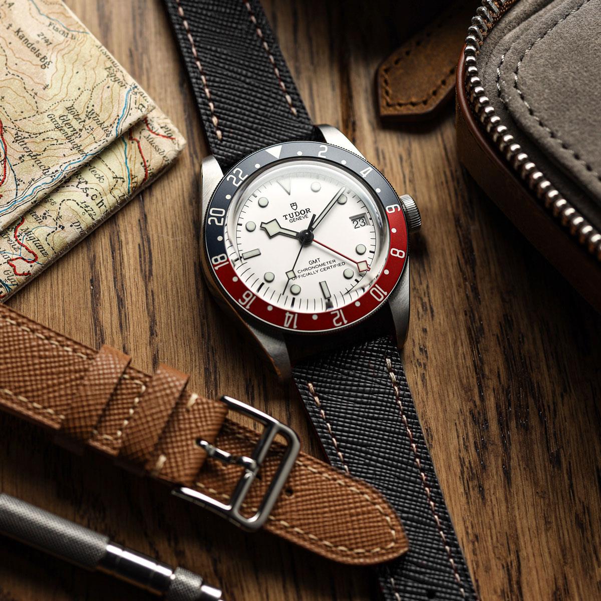 Vòng tay montre và cuir Saffiano Brixham Noir Élégant