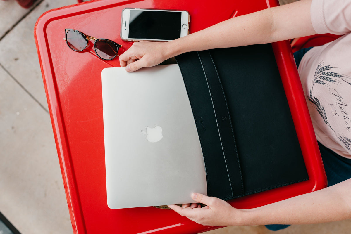 Bao da đựng MacBook dạng phong bì - Màu Midnight
