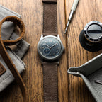 Bracelet de montre en cuir nubuck plat Mozet fait main - Taupe élégante