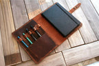 Bao da đựng sổ kế hoạch Moleskine tùy chỉnh.