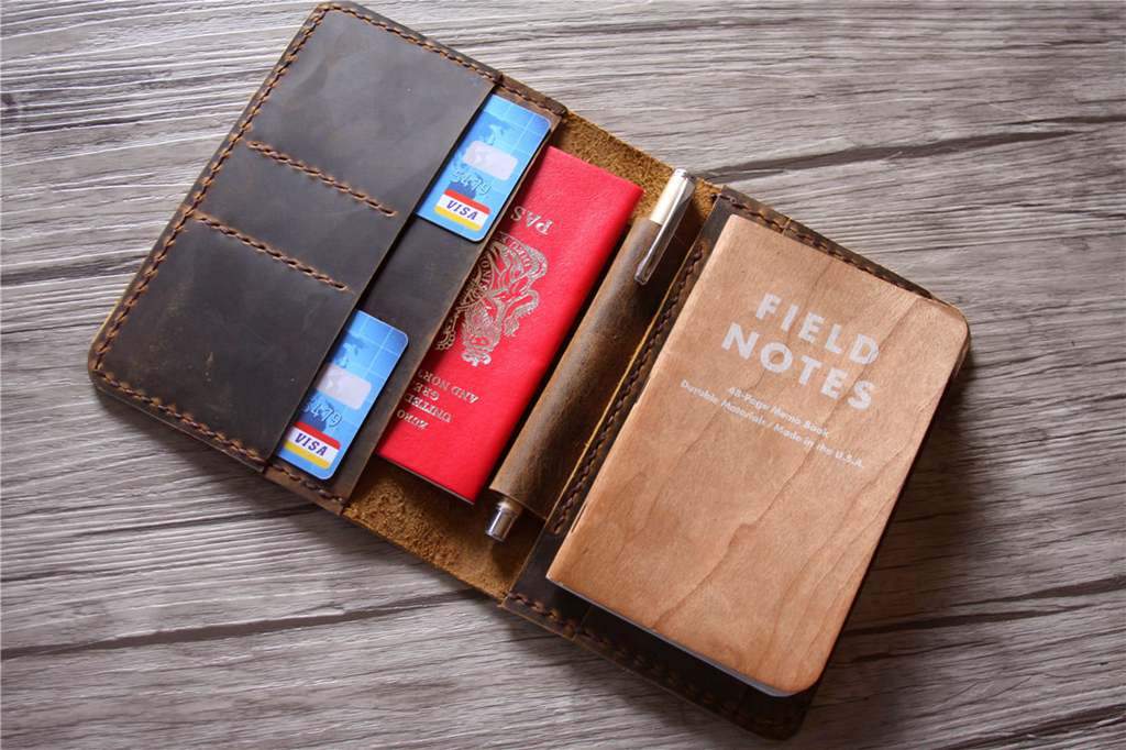 Bao da đựng sổ Field Notes cá nhân hóa.