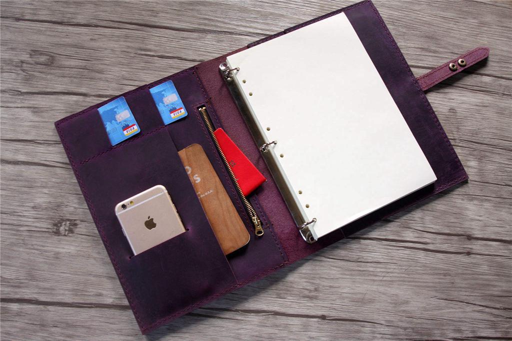 Bìa đựng tài liệu bằng da màu tím mộc mạc có khóa kéo