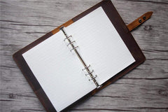 Bìa sổ tay bằng da màu nâu cũ kỹ