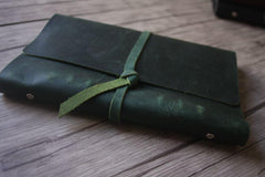 Sổ tay bìa da màu xanh lá cây có thể thay ruột, dạng sổ nhật ký