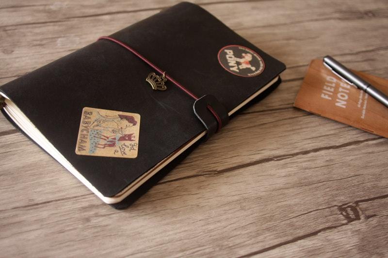 Bìa sổ tay du lịch Moleskine bằng da dập nổi