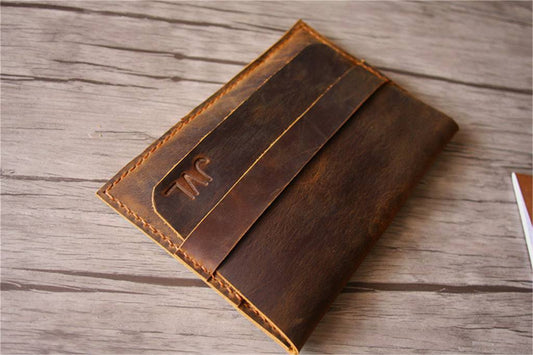 Bao da thủ công màu nâu dành cho Kindle Oasis.