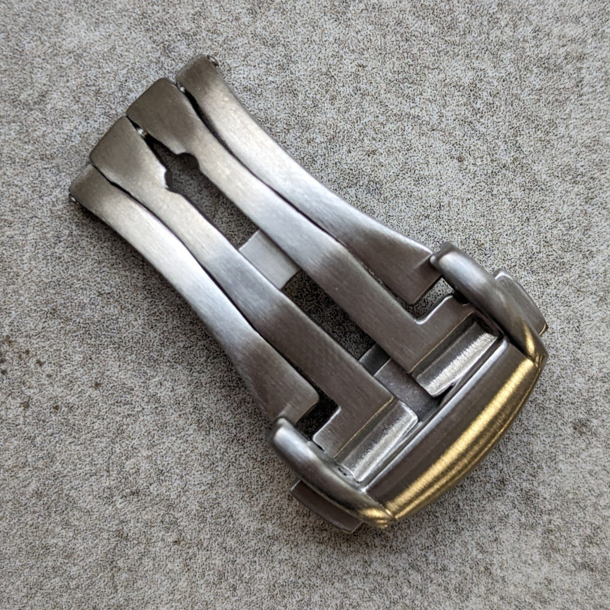 Khóa cài kiểu Omega