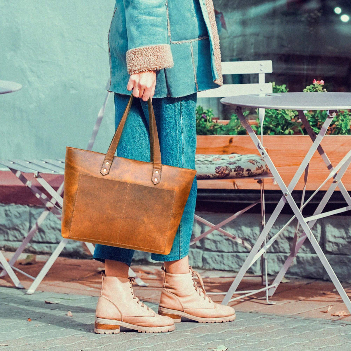 Túi xách da màu nâu cổ điển