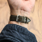 Vòng đeo tay de Montre en Cuir Artisanal Louvain Croc - Vert Olive Élégant