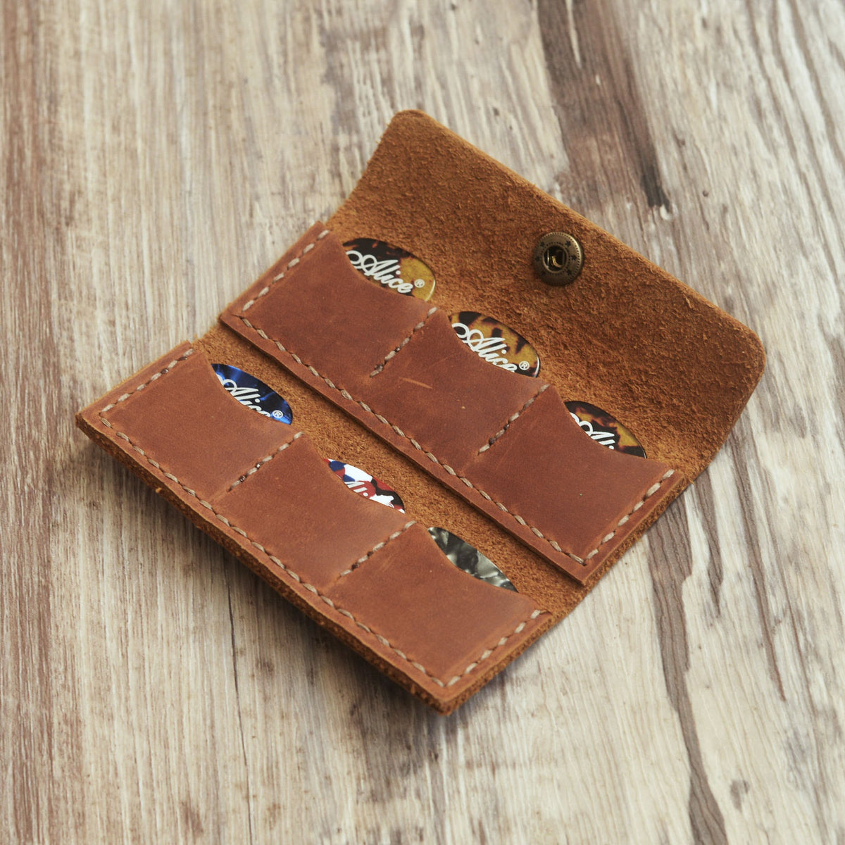Étui Personnalisé pour médiators de guitare, pochette porte-médiators en cuir vieilli, rangement pour 6 médiators – Cadeau parfait pour musiciens de guitare et ukulélés