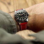 Armen Handgenähte Kalbsleder-Uhrenarmband mit Alligator-Optik ở Leuchtendem Rot