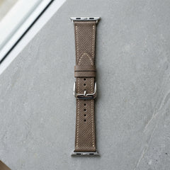 Dây Da Epsom Apple Watch Chỉ Kem Heritage — 01 Hero Flatlay Studio 90°