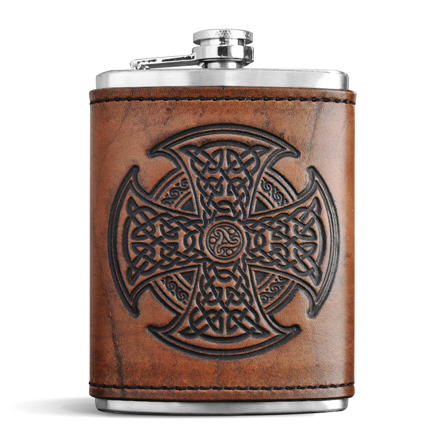 Bình đựng rượu bọc da - Thập tự giá Celtic cao