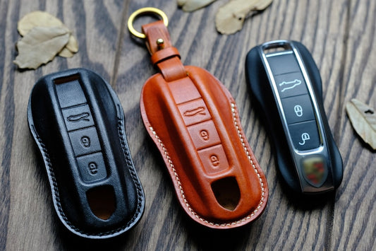 Bao đựng chìa khóa cá nhân hóa cho Porsche 911 718 Cayenne ... Vỏ bảo vệ bằng da cho chìa khóa điều khiển từ xa, móc khóa.