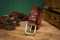 Thắt lưng cổ điển kiểu vintage bằng da màu nâu nhạt, chất lượng tốt.