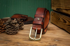 Thắt lưng cổ điển kiểu vintage bằng da màu nâu nhạt, chất lượng tốt.