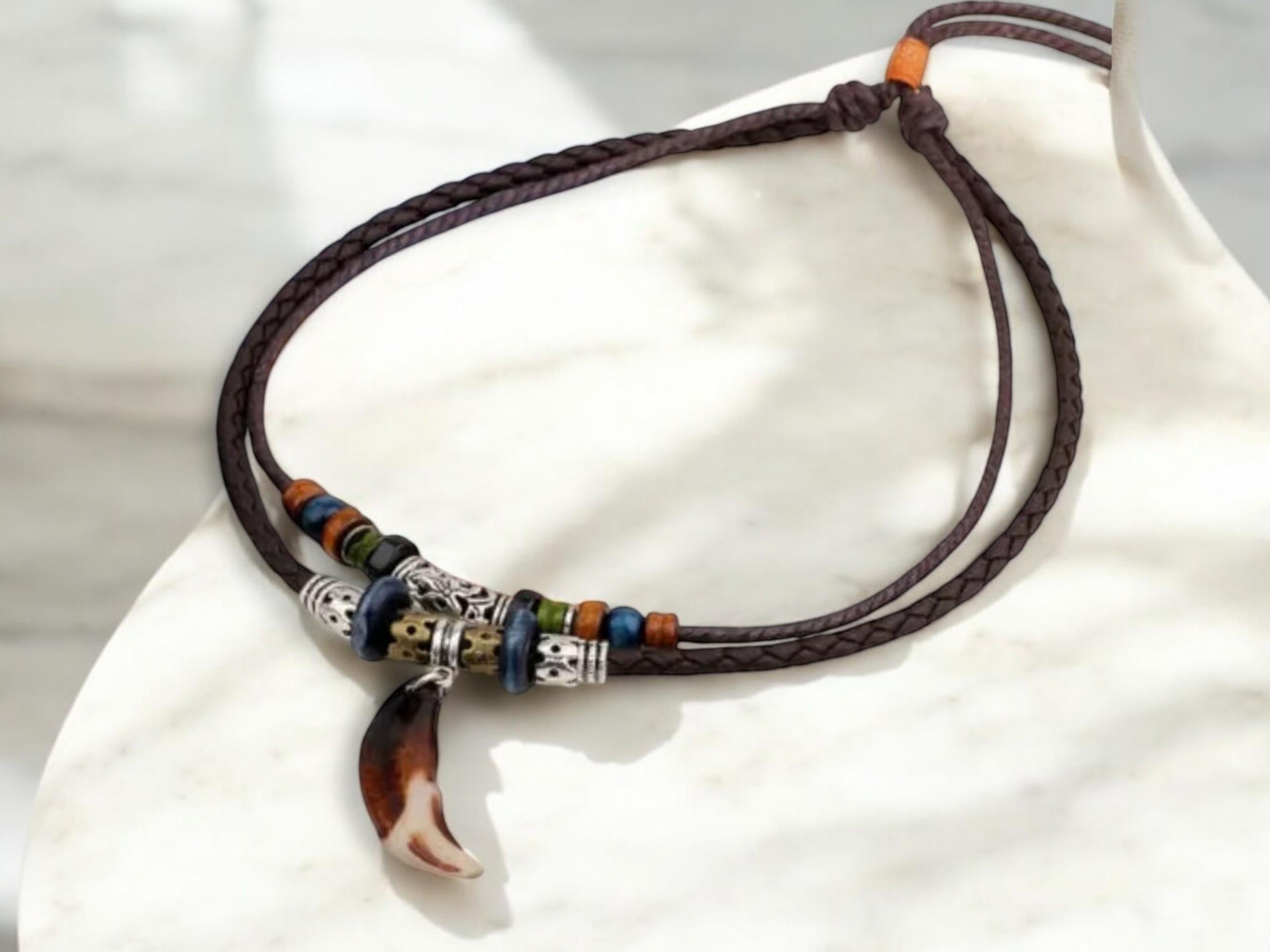 Gothic Wolf Tooth Pendant Necklace – Vintage Multi-Layer Leather &amp; Beaded Prayer Necklace for Men / Women