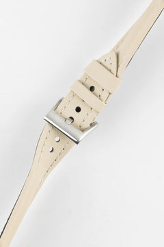 Dây đeo đồng hồ Artem Straps Classic bằng vải buồm màu be với đường chỉ khâu màu be.