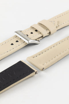 Dây đeo đồng hồ Artem Straps Classic bằng vải buồm màu be với đường chỉ khâu màu be.