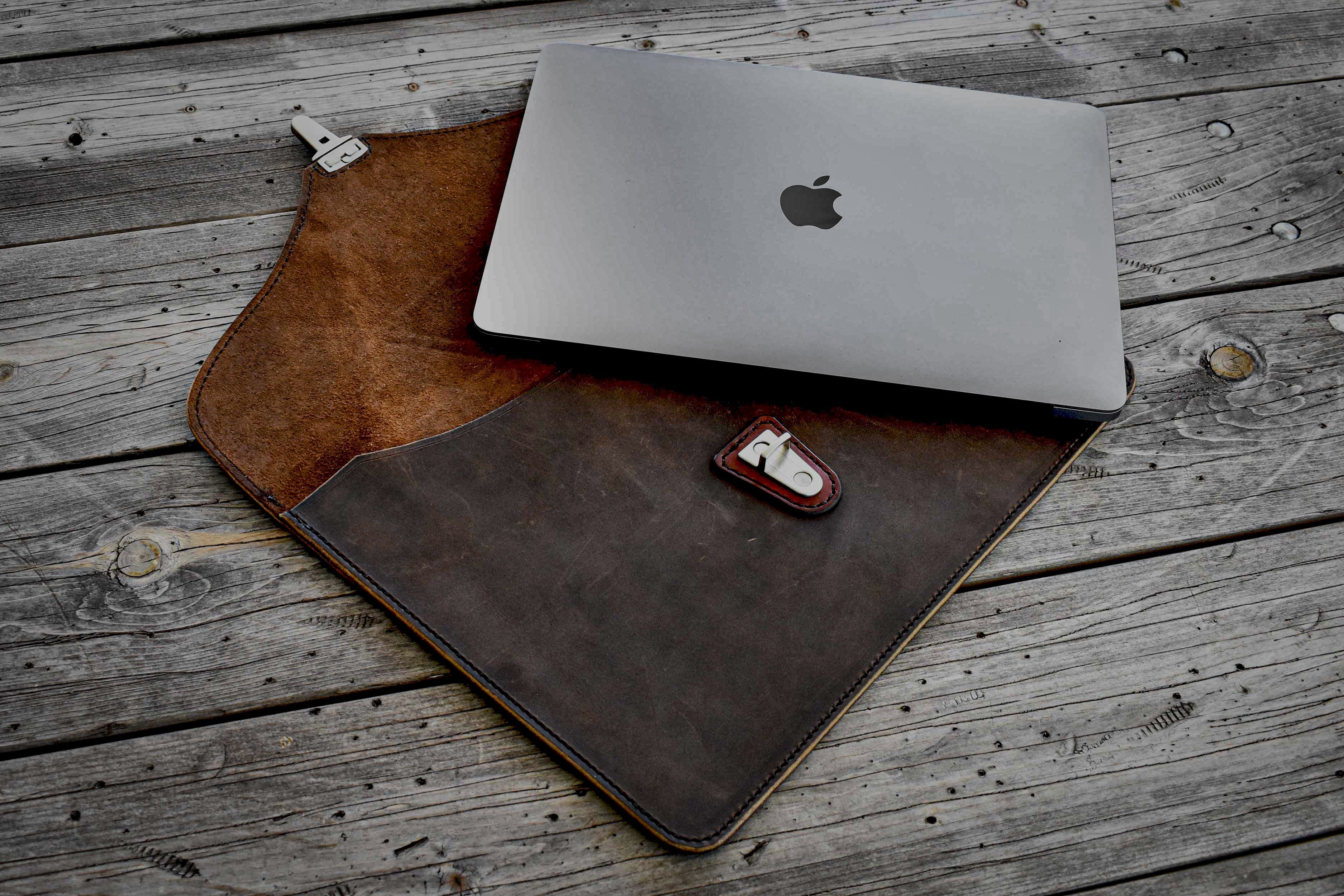 Bao đựng MacBook Pro/Air - Da CrazyHorse màu nâu