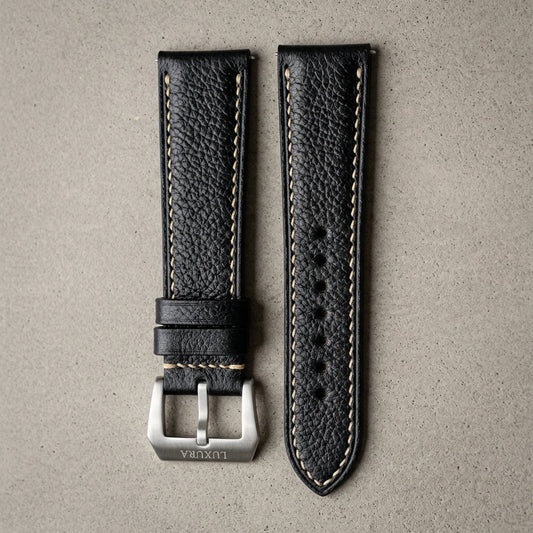 Dây Da Bò Mill Hạt Cao Cấp — Đen Noir Khâu Chỉ Kem Tương Phản — 01 HERO — Commercial Studio Flatlay
