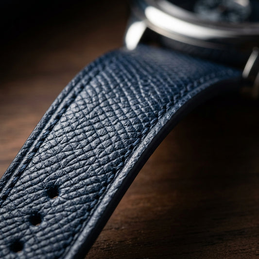 Dây Da Epsom Apple Watch Xanh Navy — 02 Macro Vân Da Epsom & Mũi May