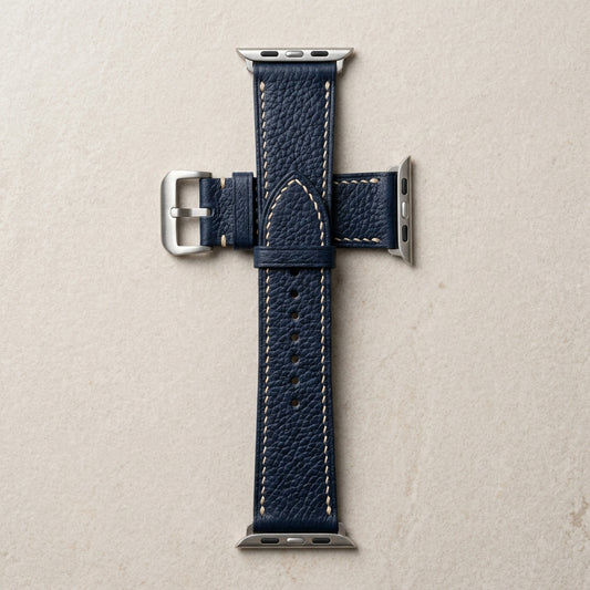 Dây Da Bò Mill Hạt Apple Watch Khâu Chỉ Kem — Xanh Navy — 01 Hero Flatlay Studio 90°