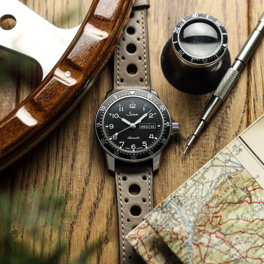 Joli Bracelet de Montre en Cuir Faites à la Main par Boutsen Cavallo Racing - Taupe Élégant